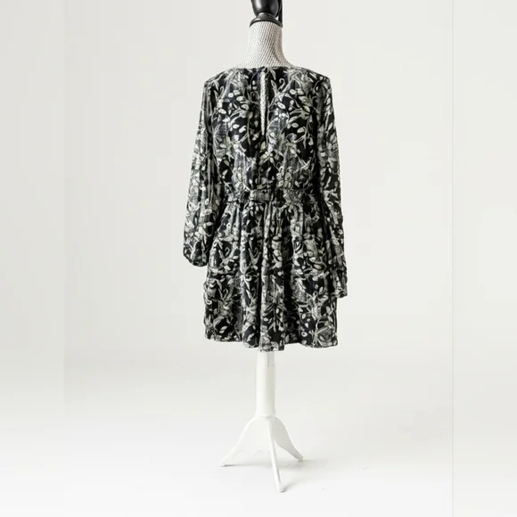 EUC Torrid Black and Gray Long Sleeve Dress - Picture 2 of 6